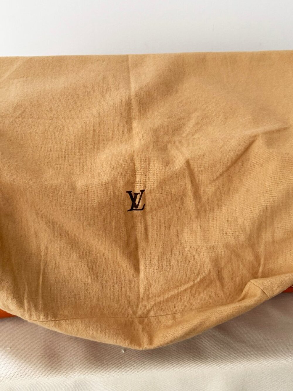 Louis Vuitton "Nubie" Weekender Bag in Natural Leather - Picture 14 of 16